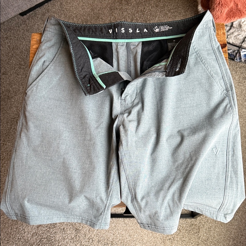 VISSLA Light Gray Board Shorts - Size 30 | NEW w/o Tags